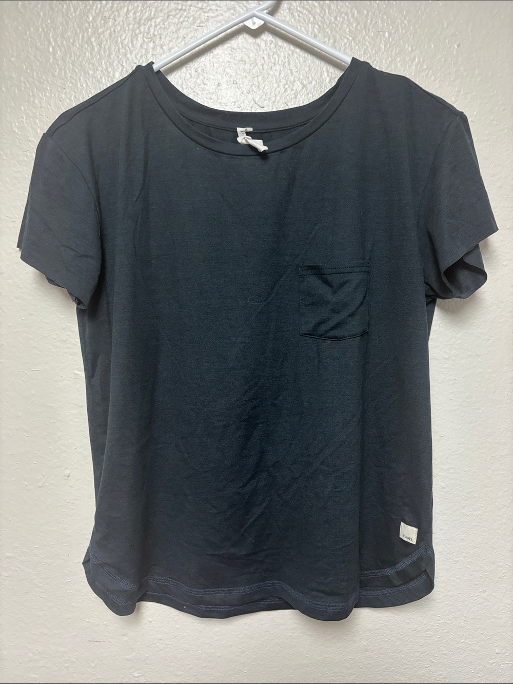 Vuori Short Sleeve Pocket Tee in Black